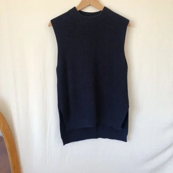 UNIQLO Size 12/14 M/L Navy Cotton Knitted Sleeveless Vest Winter Basic Neutral - Picture 1 of 9